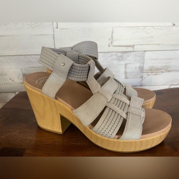 Dr. Scholl's women’s Blossom Vapor Grey block sandals in size 7. - Picture 1 of 9
